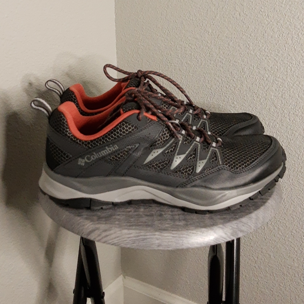 Columbia Gray Omni-Grip Sneakers
